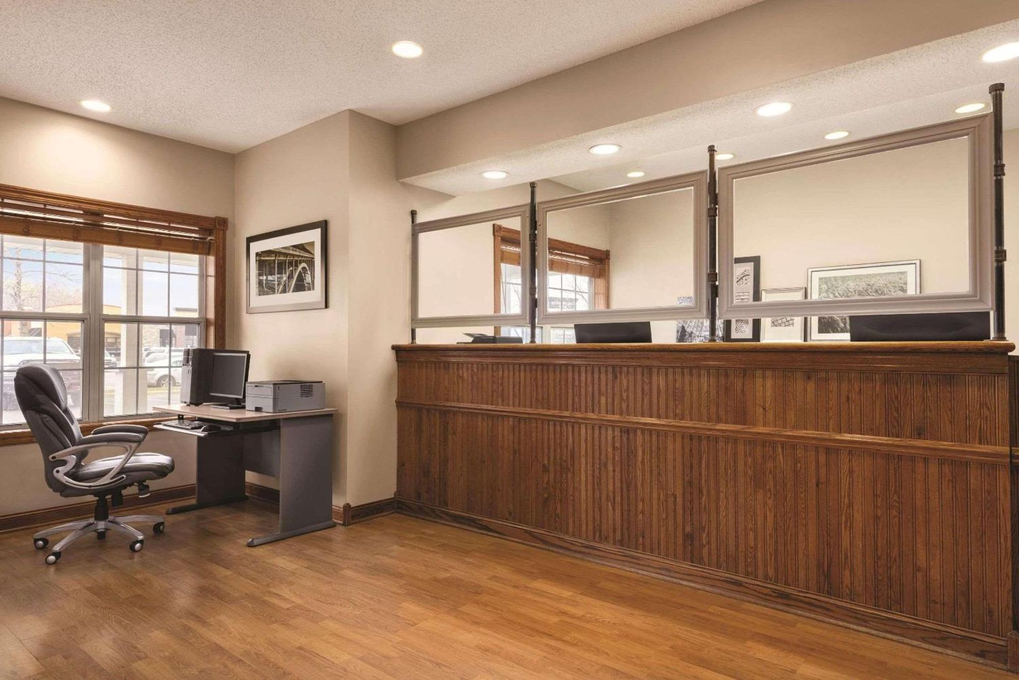 Country Inn & Suites By Radisson, Forest Lake, Mn Екстер'єр фото